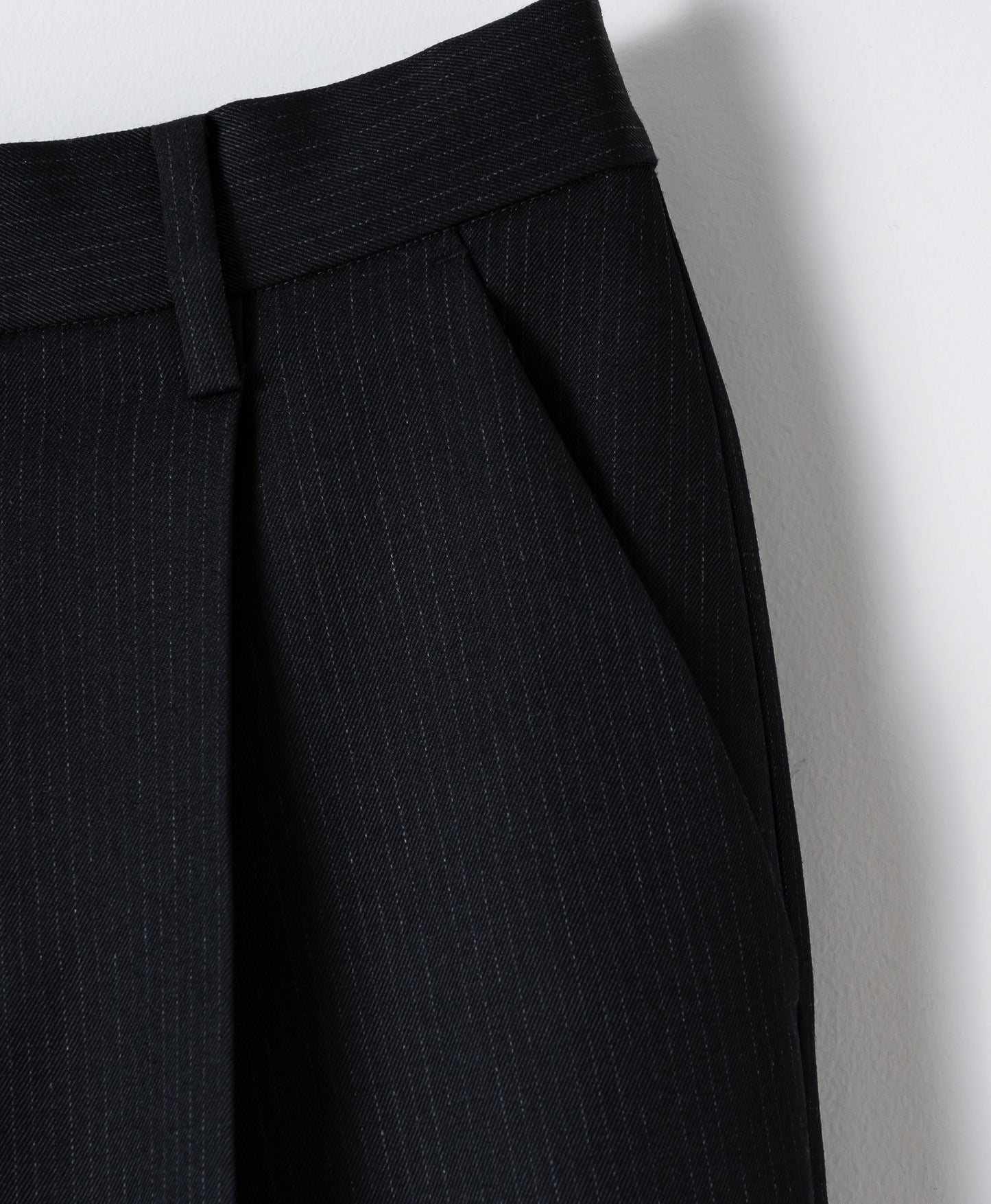 WIDE STRAIGHT BUGGY WOOL SLACKS (STRIPED)