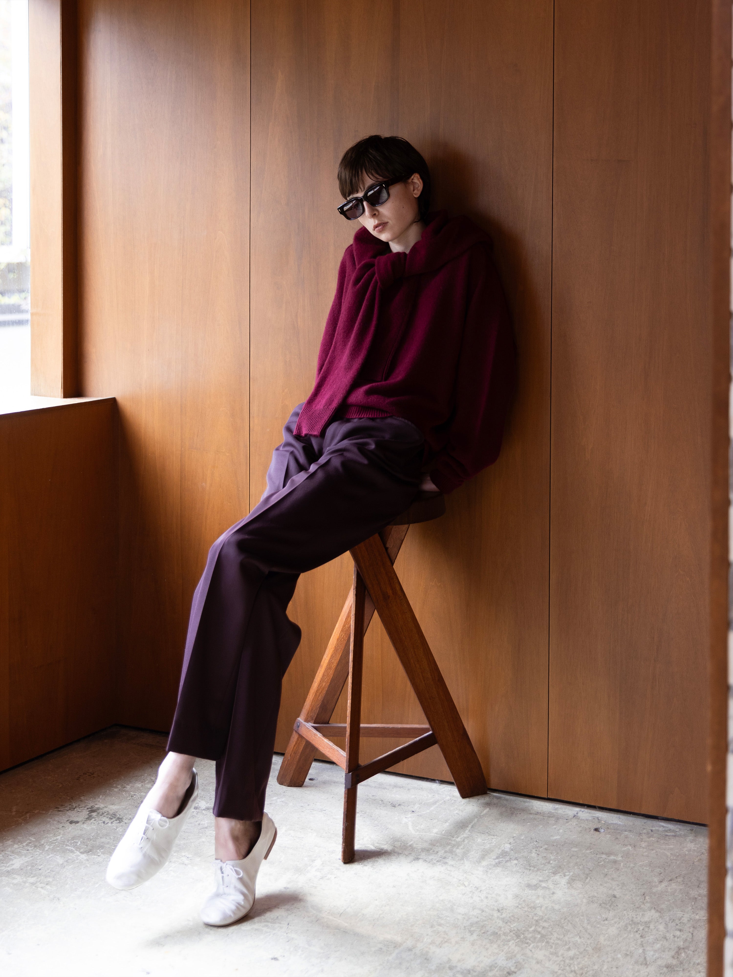 AUTHENTIC CASHMERE V-NECK KNIT / WINE – ILEAN