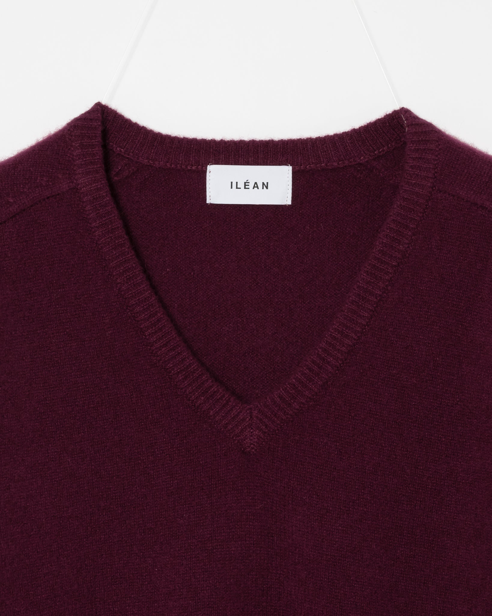 AUTHENTIC CASHMERE V-NECK KNIT – ILEAN