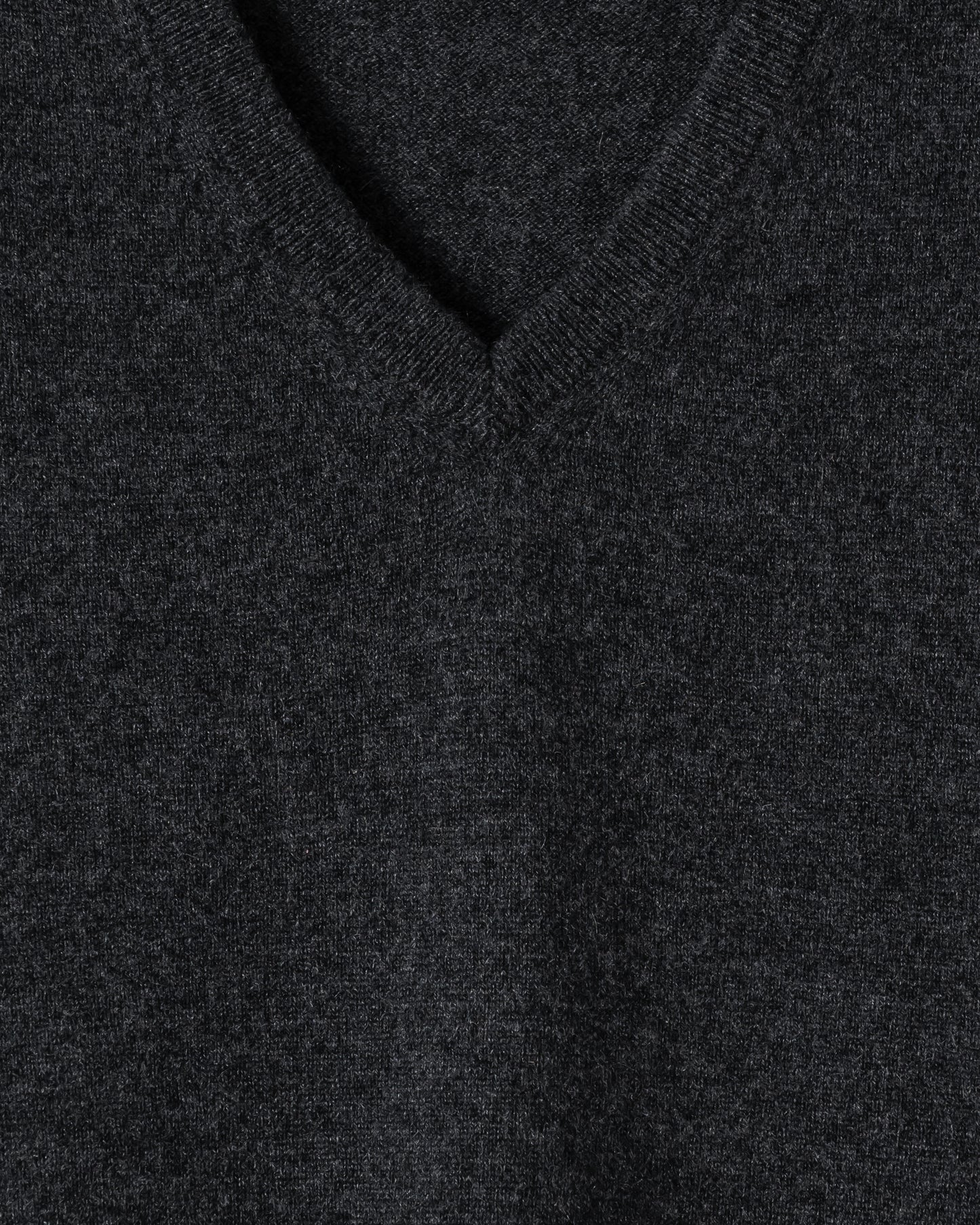 CASHMERE V-NECK KNIT / CHARCOAL GRAY