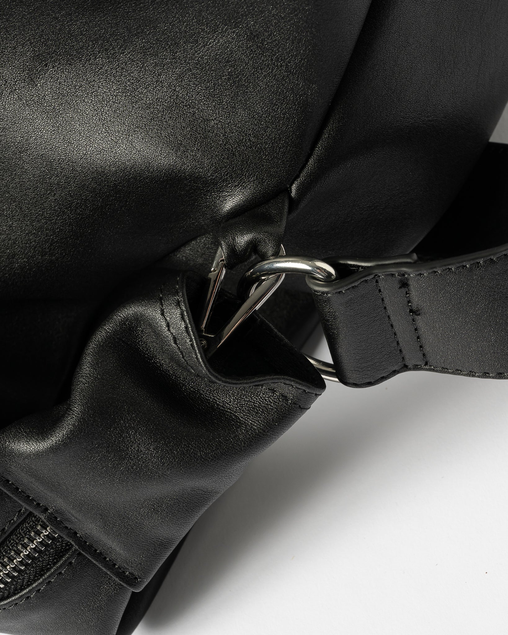 TIMELESS LEATHER BOSTON BAG / BLACK×SILVER – ILEAN