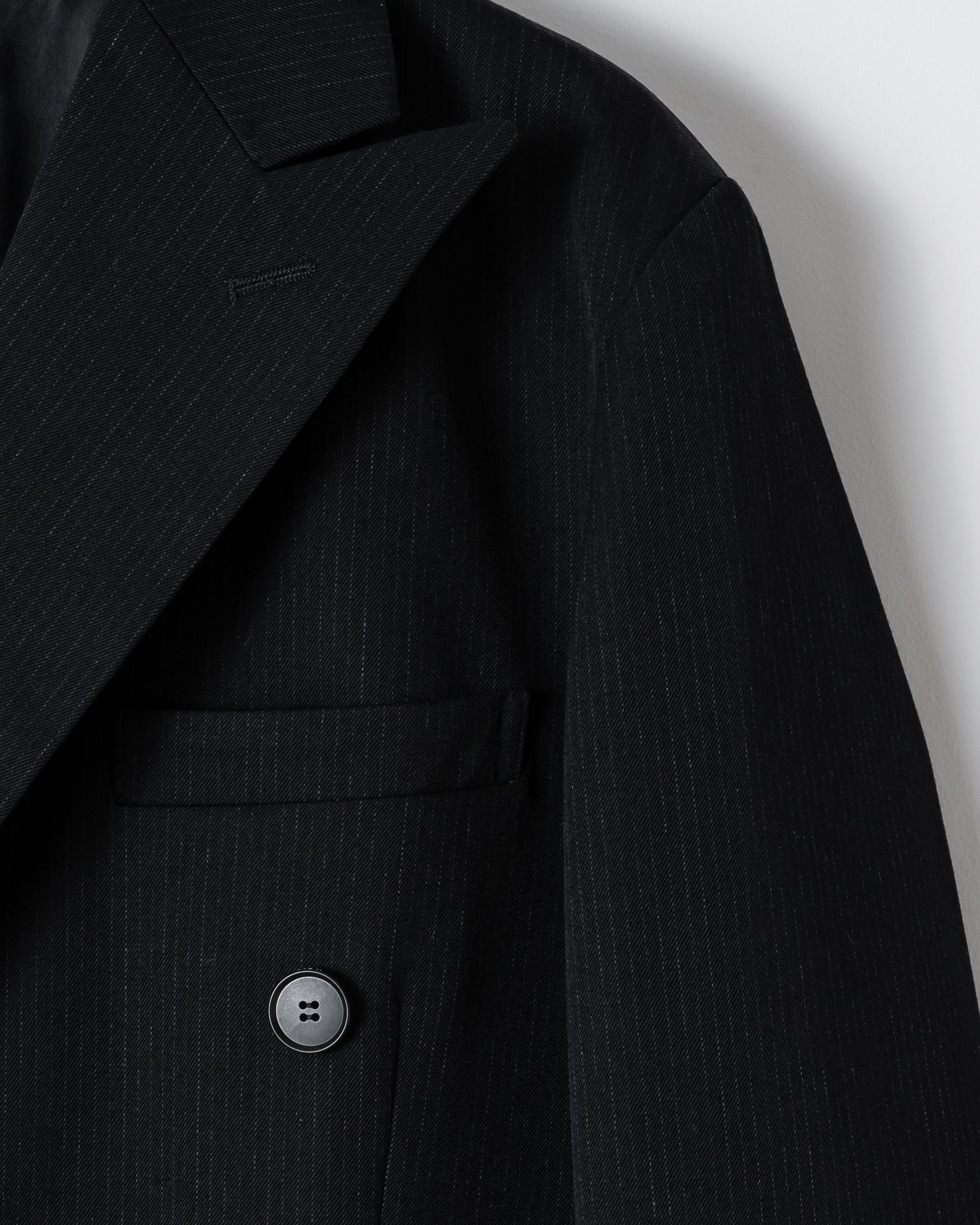 WOOL DOUBLE-BREASTED PEAKED JACKET （STRIPED） / BLACK